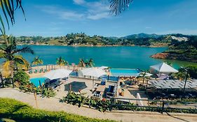 Viajero Guatape Hostel & Lake Club